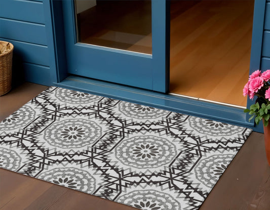 3' X 5' White Black And Gray Floral Medallion Washable Indoor Outdoor Area Rug-0
